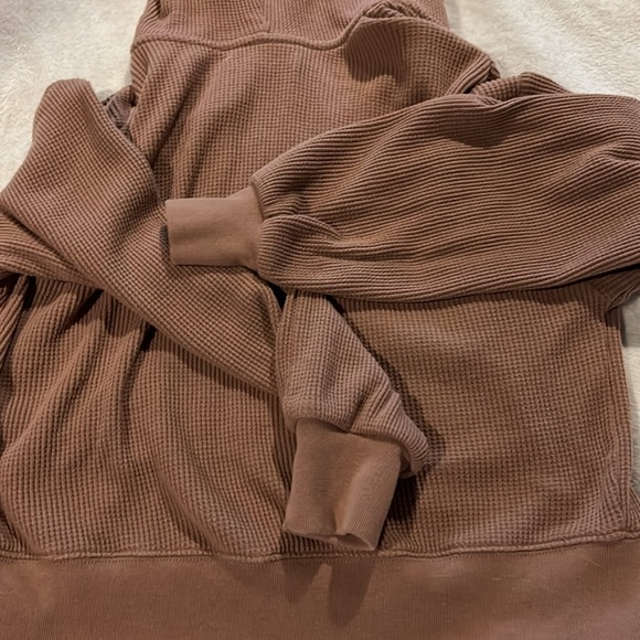 Abercrombie & Fitch Cropped Zip Up - Picture 6 of 6